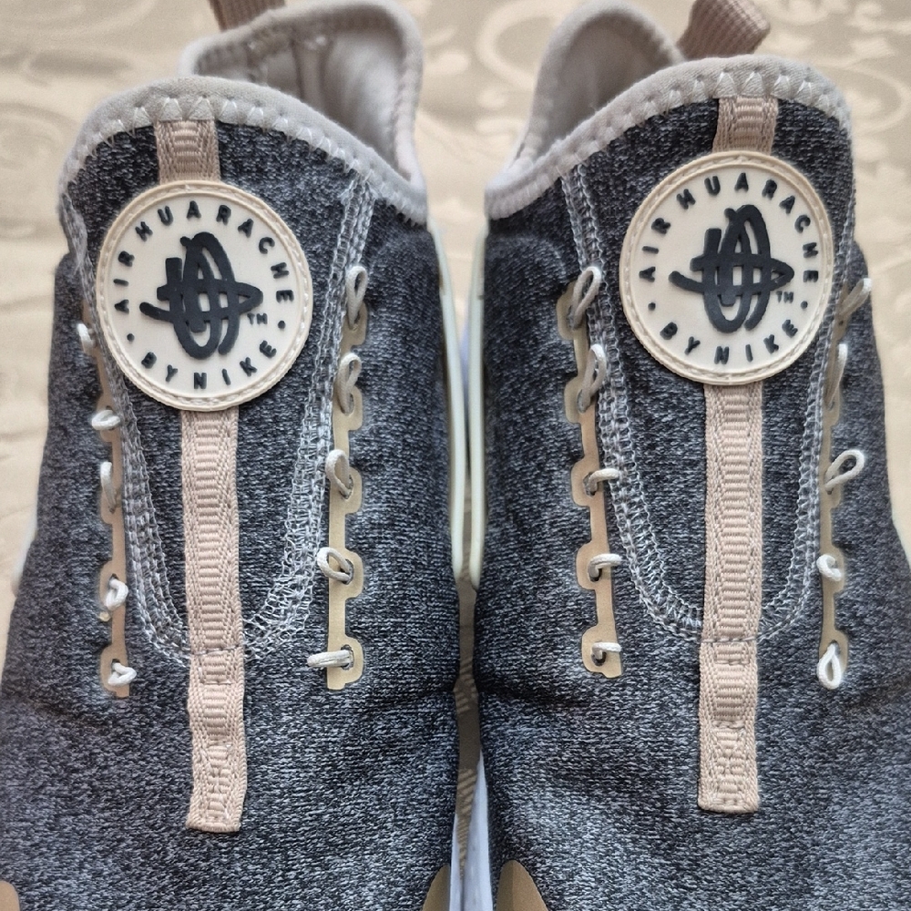 Air Huarche By Nike Women's Sneakers - Picture 3 of 9